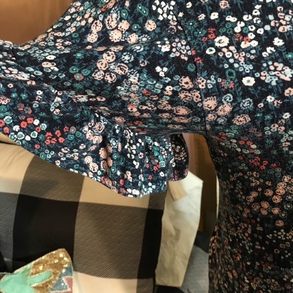 LOFT outlet floral ruffle sleeve top - Picture 3 of 7